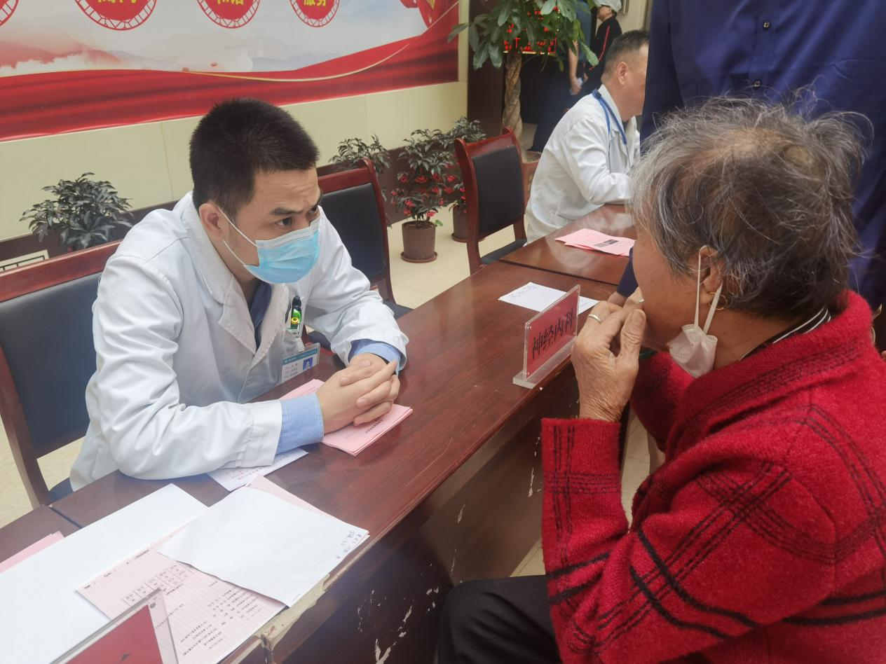 固始县中医院举行“中国房颤日”义诊活动